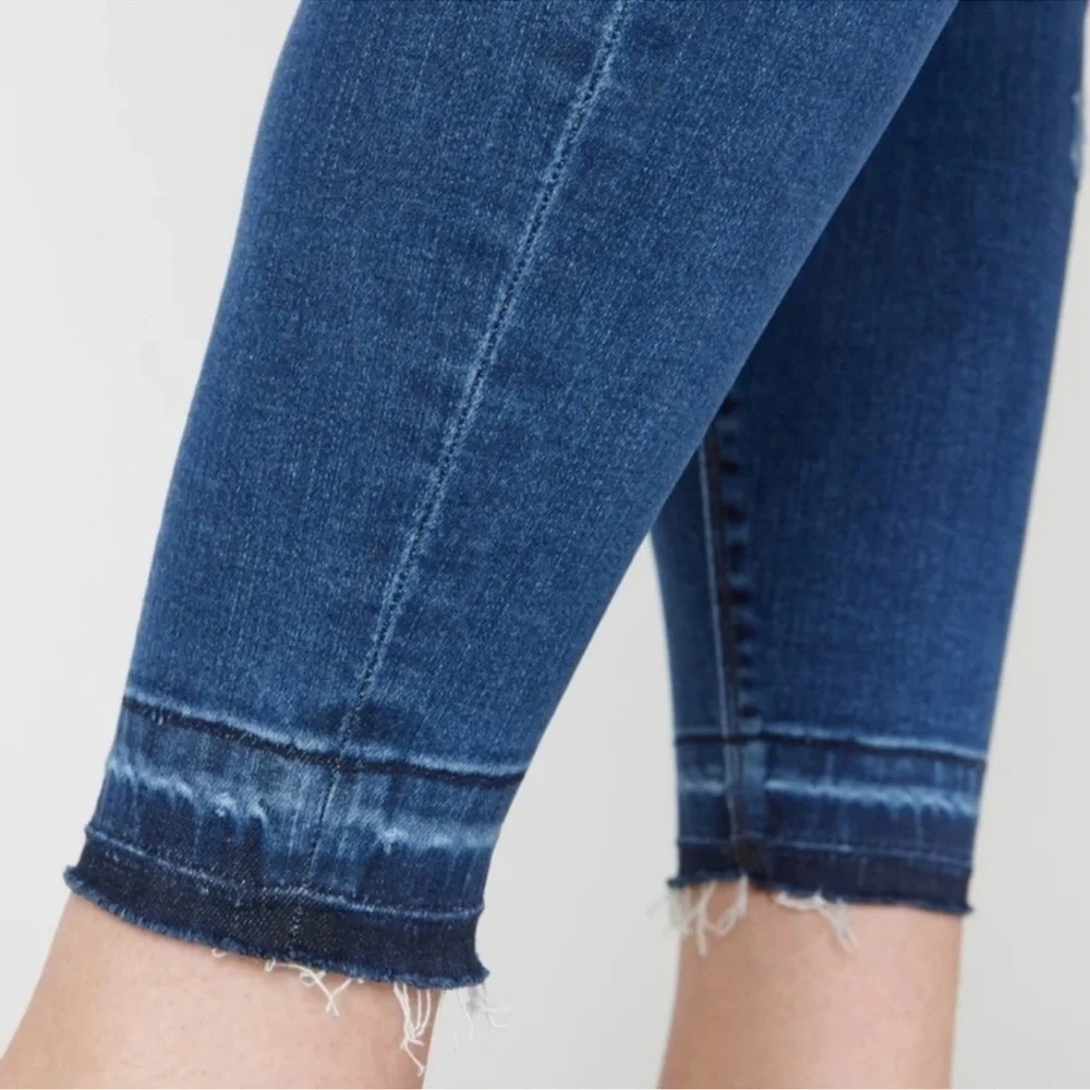 Like New - Spanx Distressed Denim Skinny Leggings - size Small